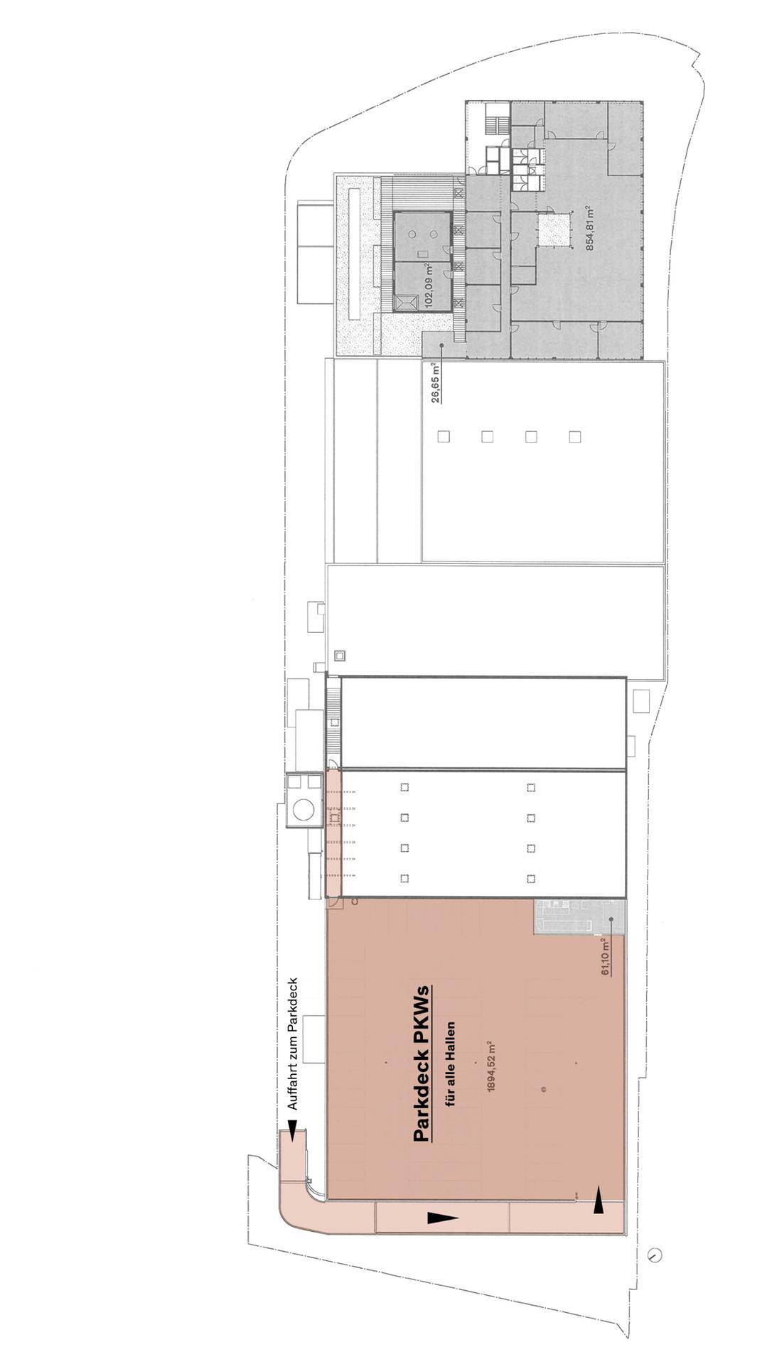 Grundrissplan zeigt ein großes Parkdeck für PKWs und die Zufahrt zum Parkdeck mit klarer Kennzeichnung.