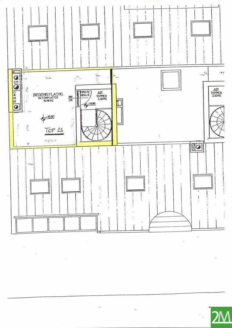 Grundriss des oberen Geschosses mit begehbarer Fläche und Dachterrasse, hervorgehoben in Gelb.