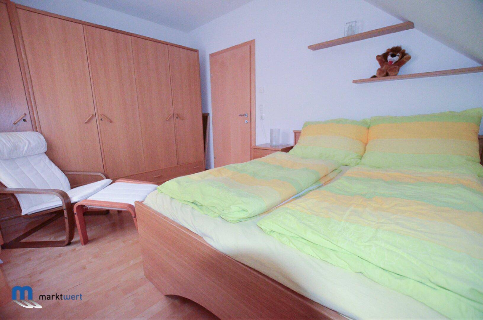 DG - Schlafzimmer 3, Wohn- u. Praxisgebäude, 4273 Unterweißenbach, Markt 35