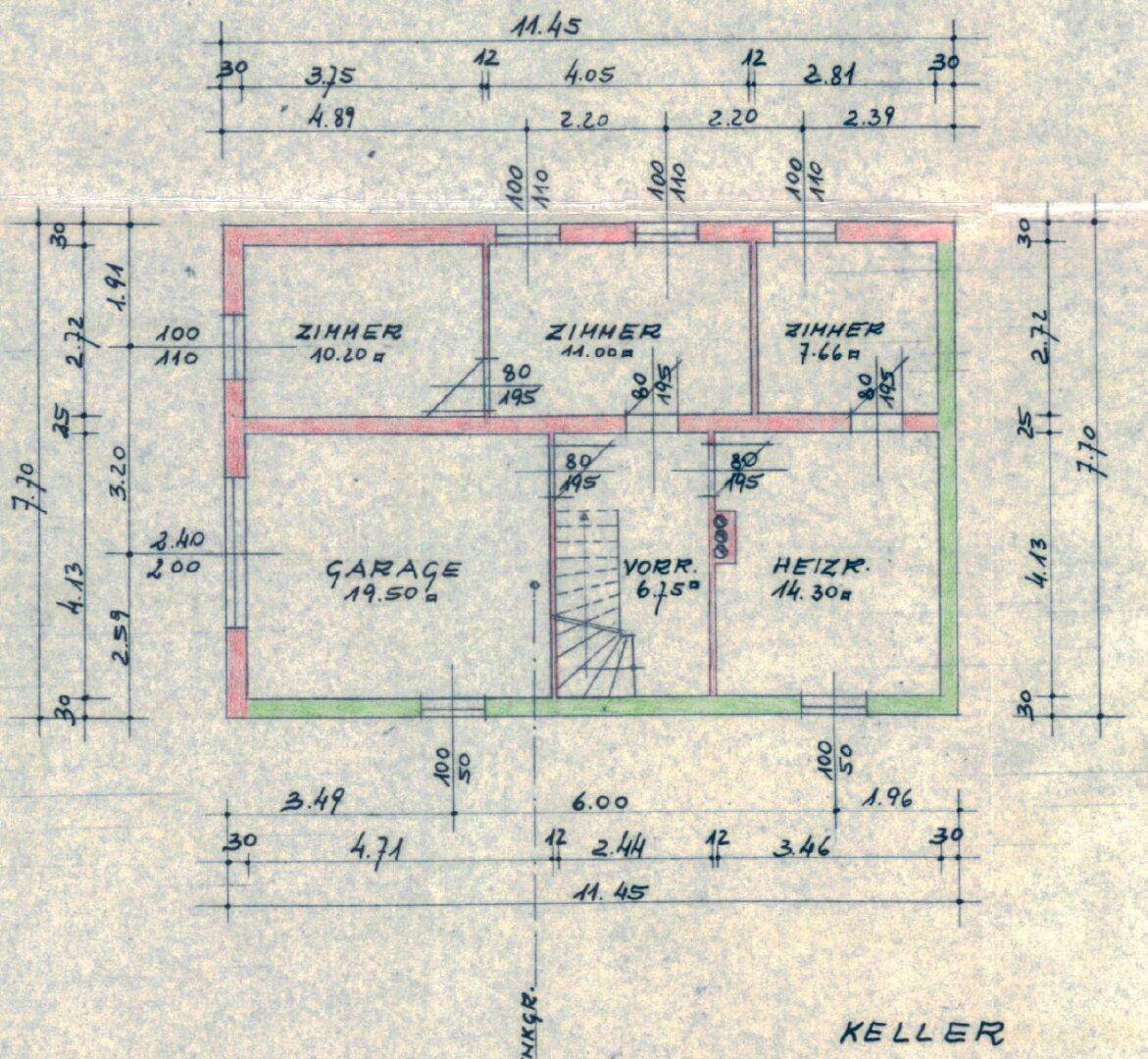 Alter Kellergrundriss mit Zimmern, Garage, Vorratsraum und Heizungsraum.