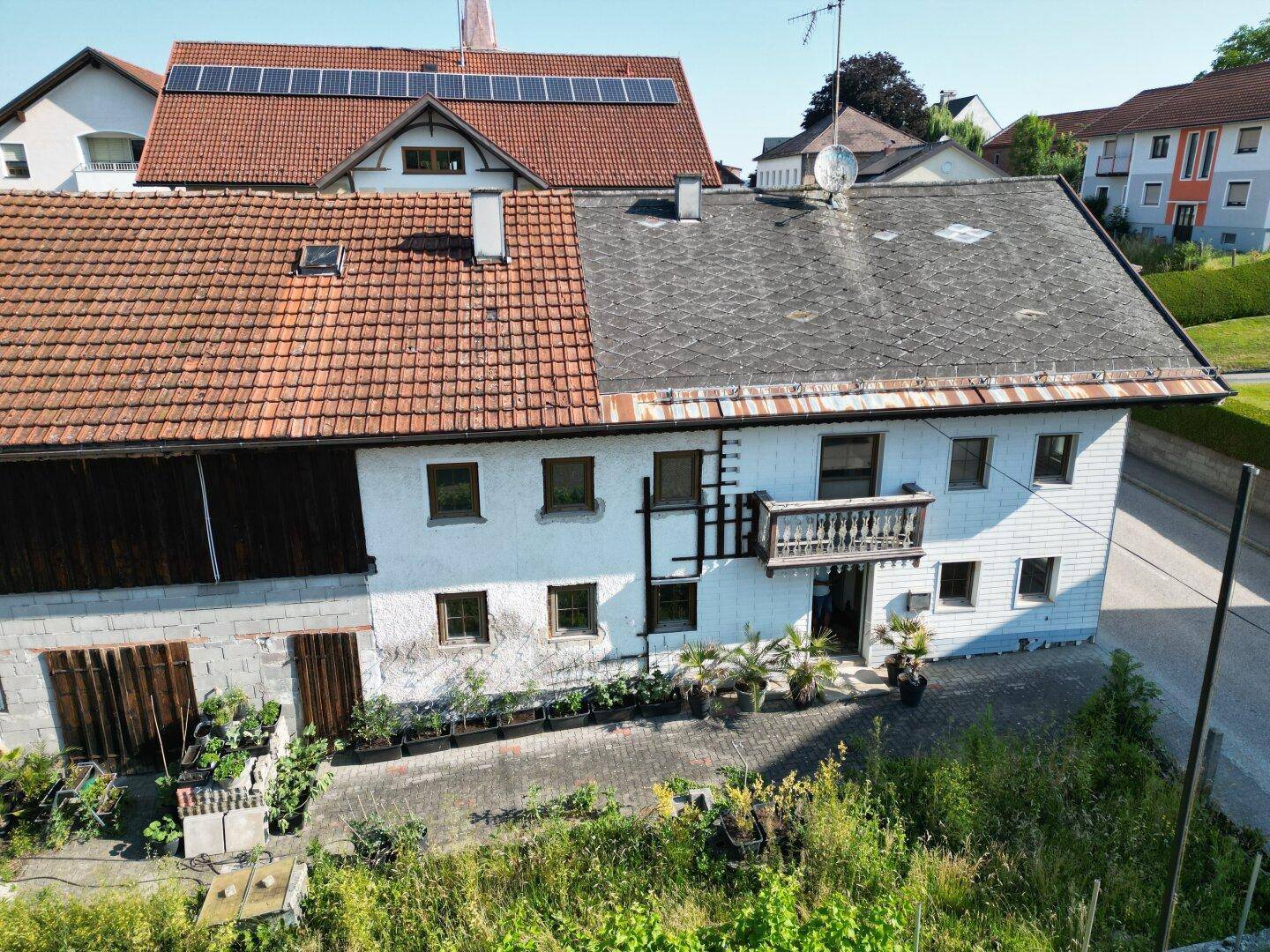 Bastlerhit in Pattigham! Sanierungsbedürftiges Haus mit großer Garage/Werkstatt - Ansicht 4