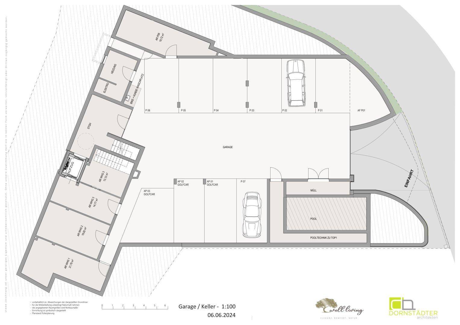 Grundrissplan des Garagen- und Kellerbereichs mit mehreren Stellplätzen und einem Pool.