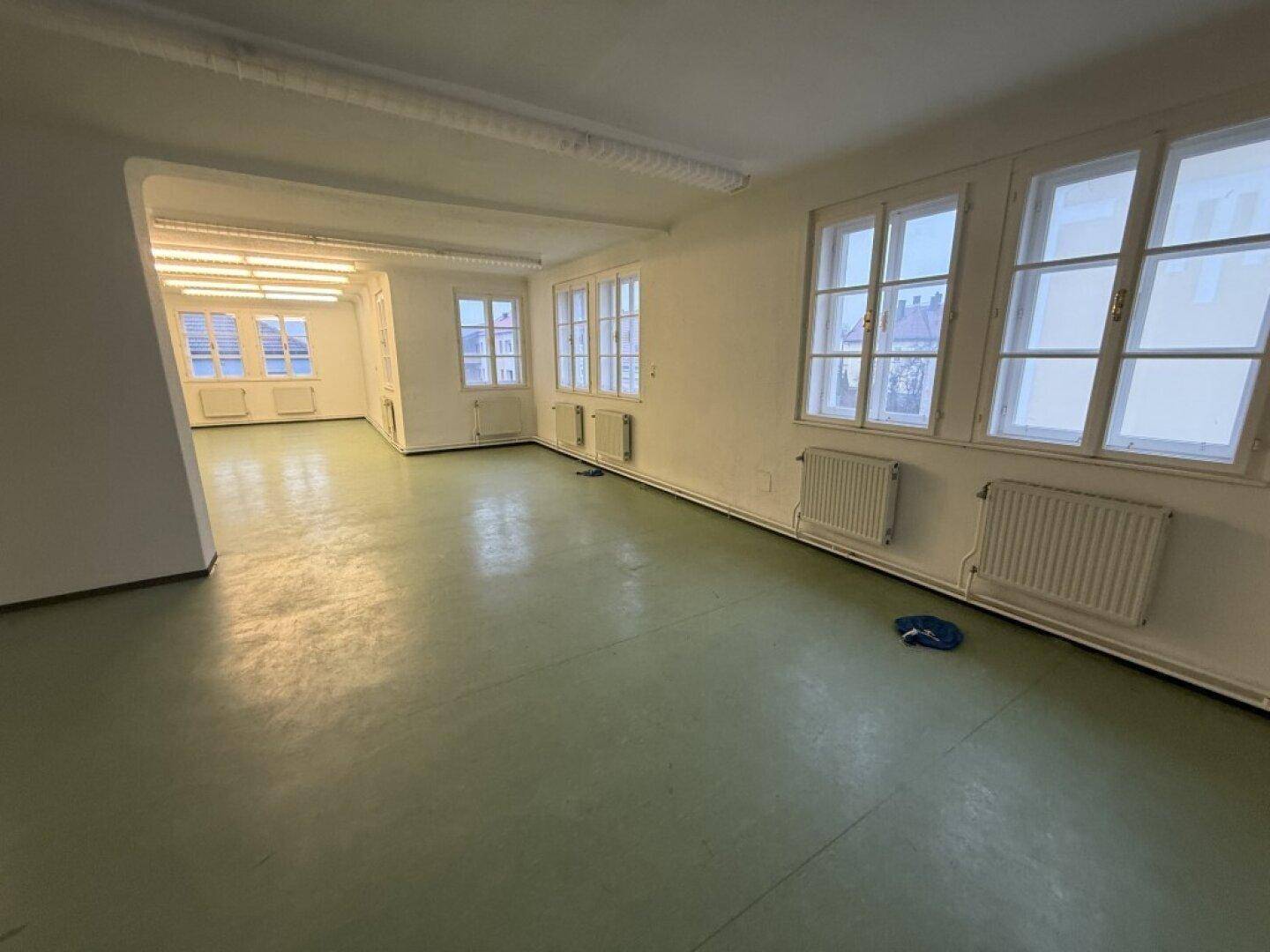 2.Stock_rechte Einheit (Büro)_Großraum