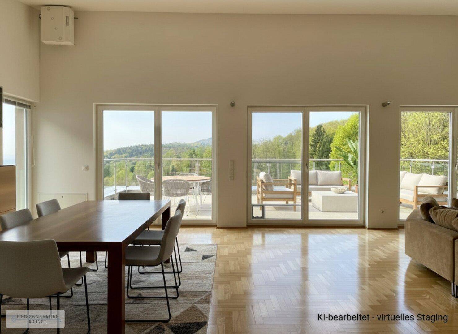 Virtuell inszenierter Wohn-Essbereich mit Esstisch und direktem Zugang zu einer möblierten Terrasse.