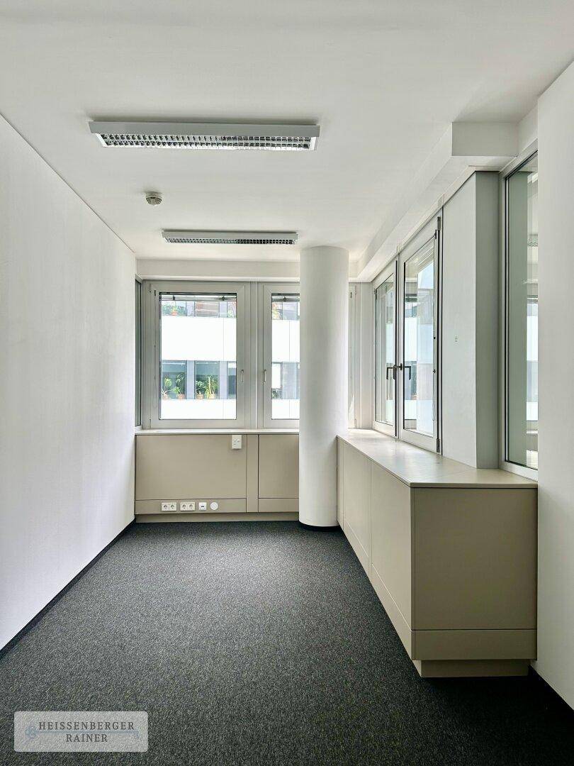 MODERNES BÜRO /// HELL UND FLEXIBEL /// WIEDNER HAUPTSTRASSE - Więcej