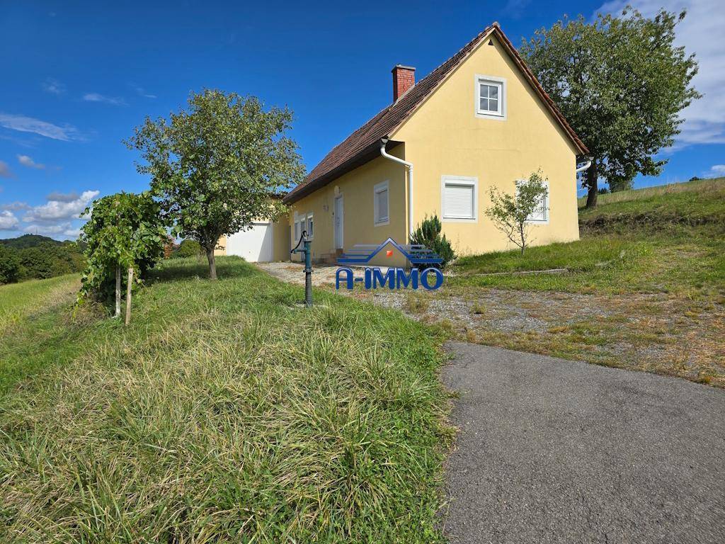 Renovierungsbedürftiges Bauernhaus mit circa 11000m² Grund. ERHÖHTE SONNIGE AUSSICHTSLAGE! ALLEINLAGE! - Widok 3