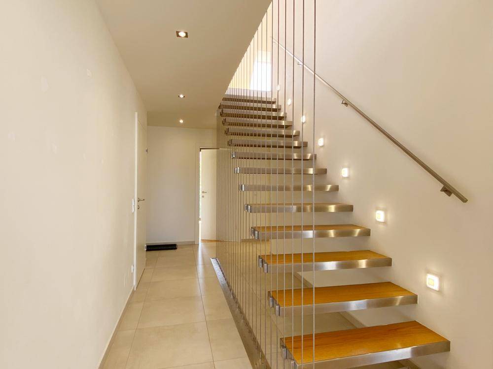 Top 9 Treppe unten