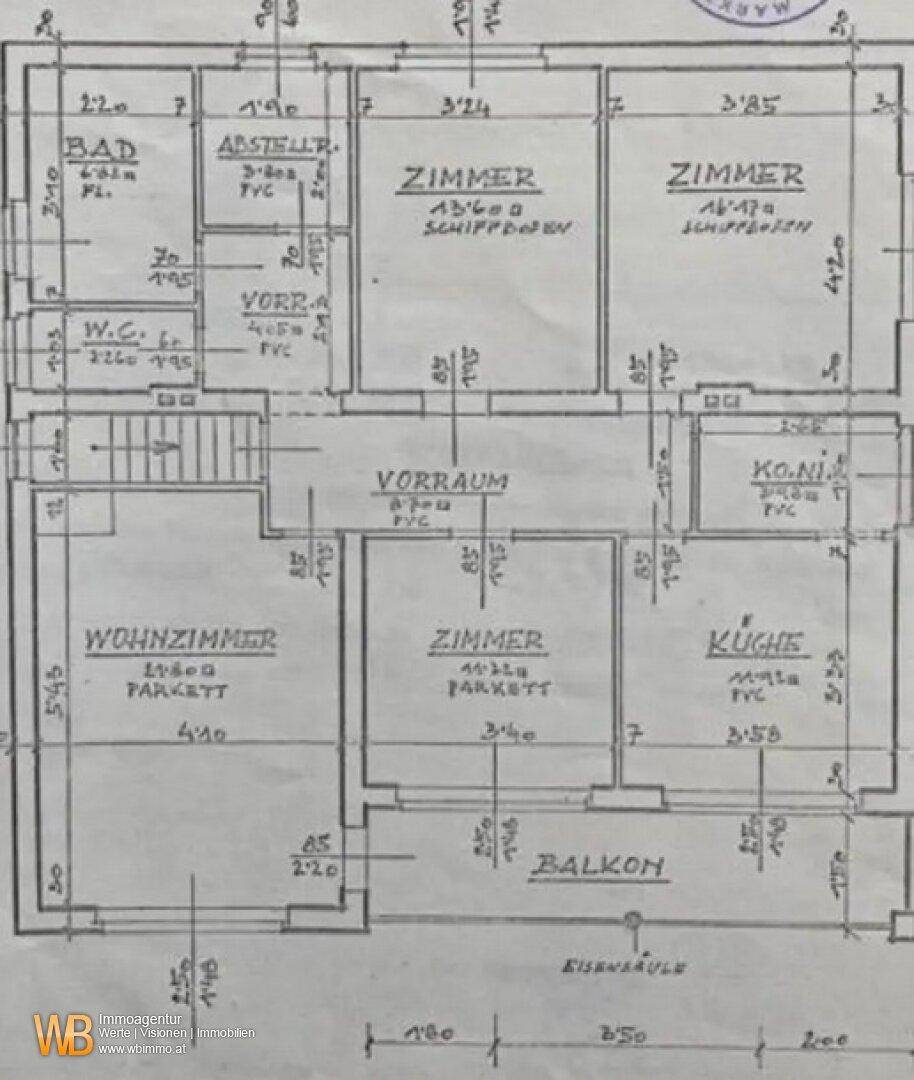 Detaillierter Grundrissplan mit Raummaßen und Funktionsbereichen.