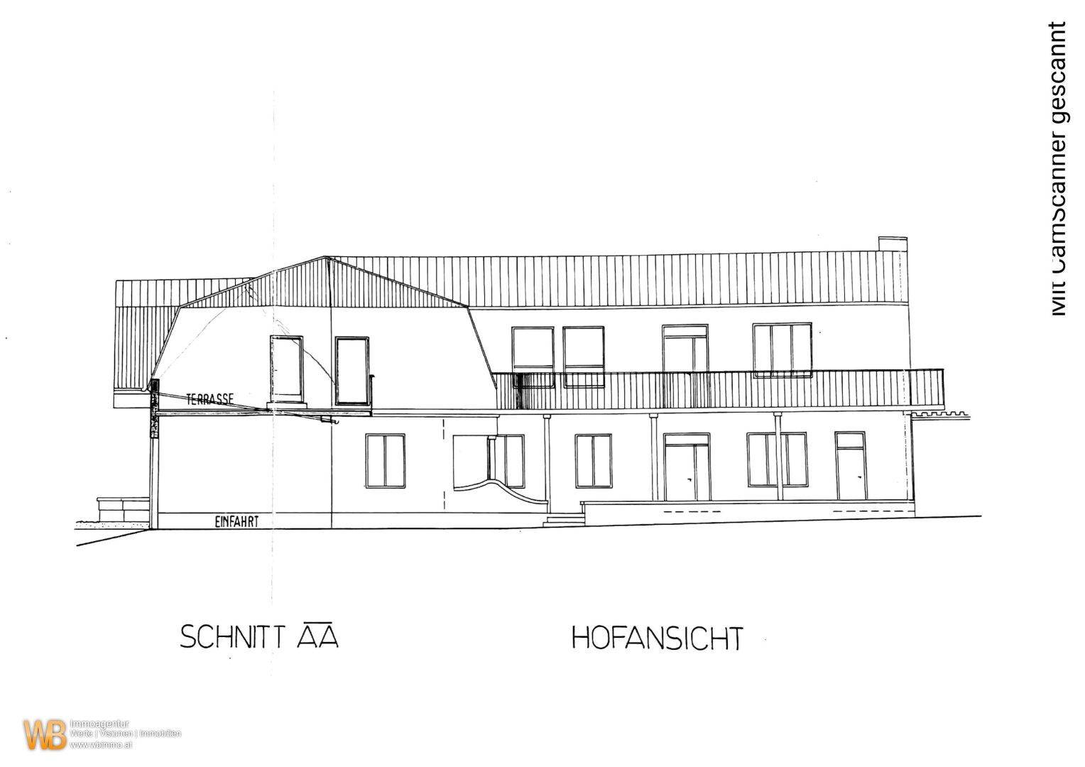 Hofansicht des Gebäudes als architektonische Zeichnung mit Terrasse.