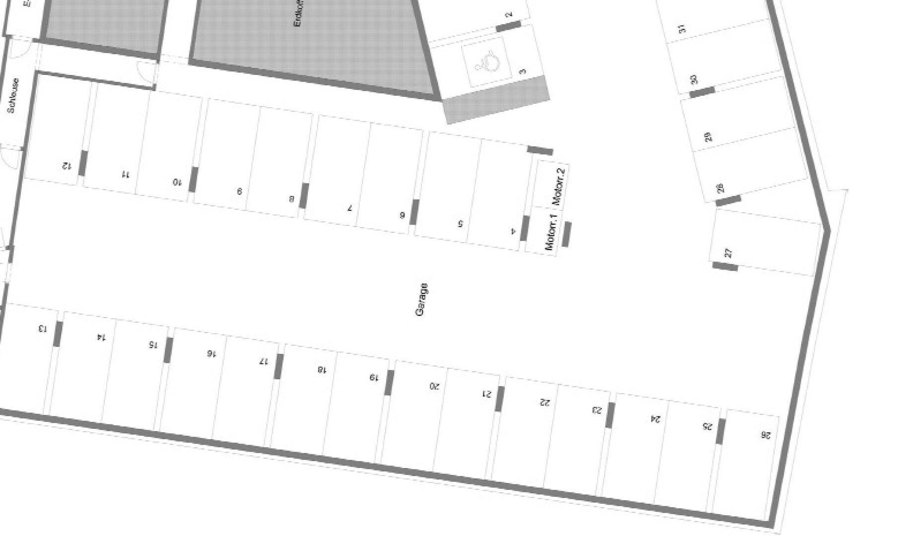 Grundrissplan einer Tiefgarage mit zahlreichen Stellplätzen und Zugangsbereichen.