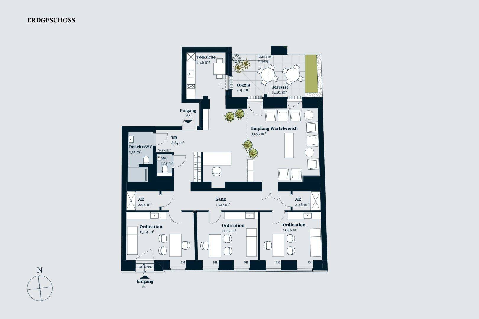 Grundriss des Erdgeschosses mit mehreren Ordinationsräumen, Loggia und Terrasse.