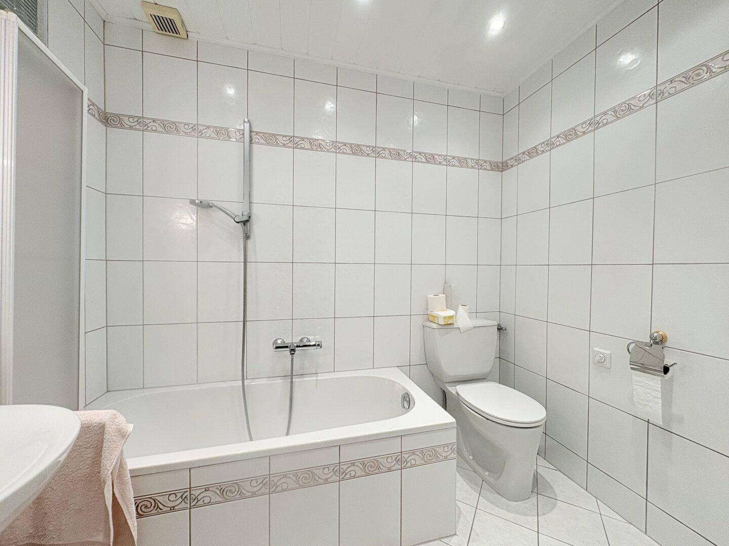 Bad + WC