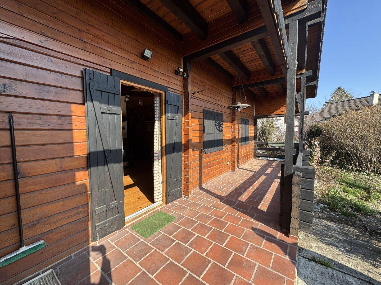 Sonniges Blockhaus mit Pool, Balkon &amp; Gartenidylle in Sollenau - Ansicht 3