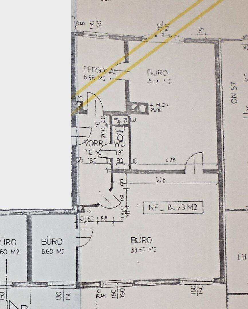 Grundriss mit verschiedenen Büroräumen, einem WC und einem Vorraum.