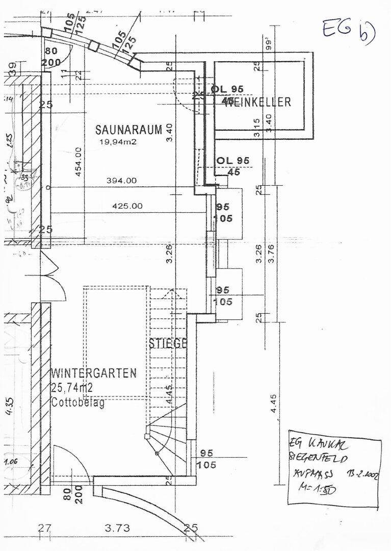 Grundriss des Erdgeschosses mit Saunaraum, Wintergarten und Kellereingang.