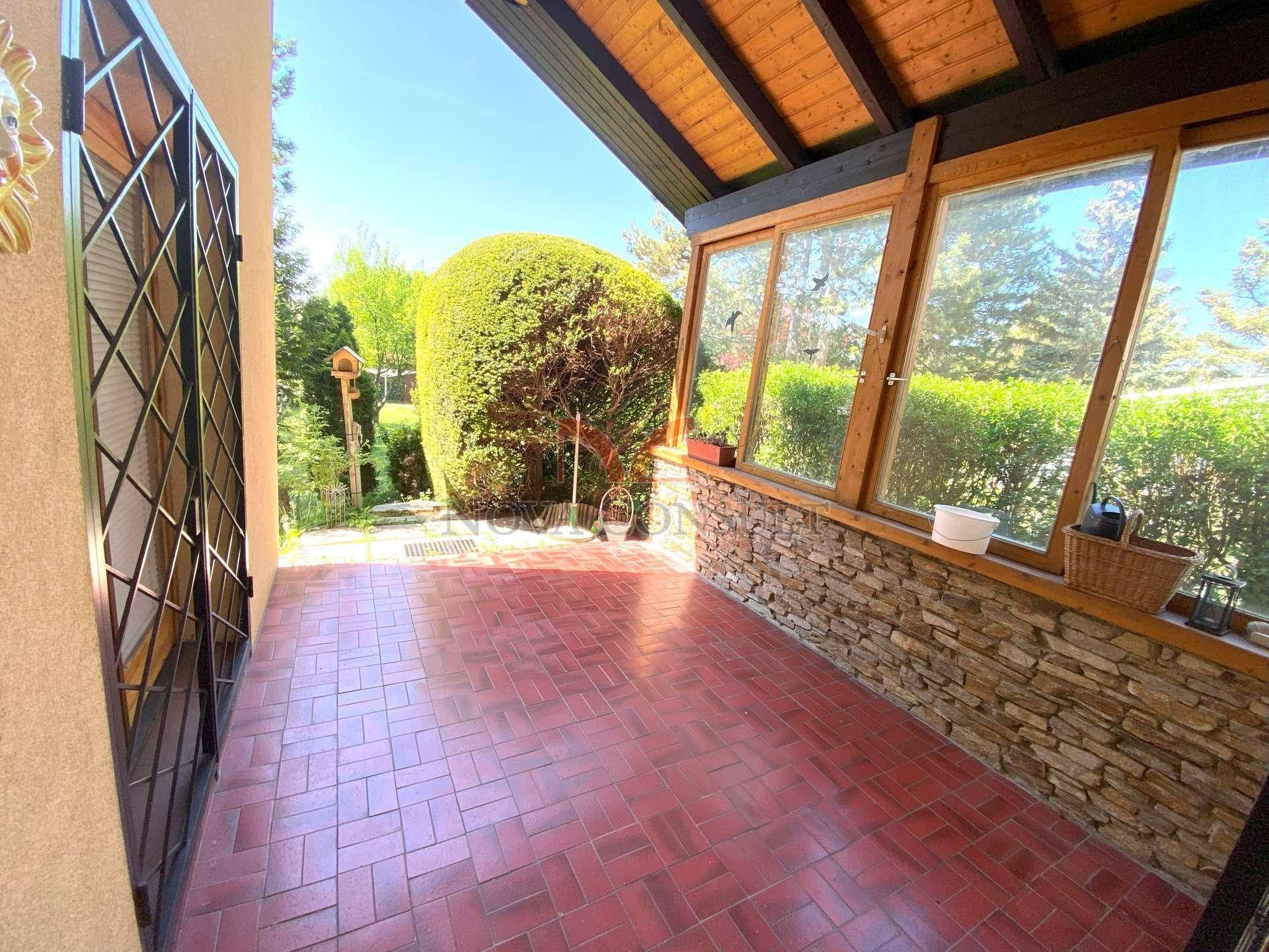 überdachte Terrasse