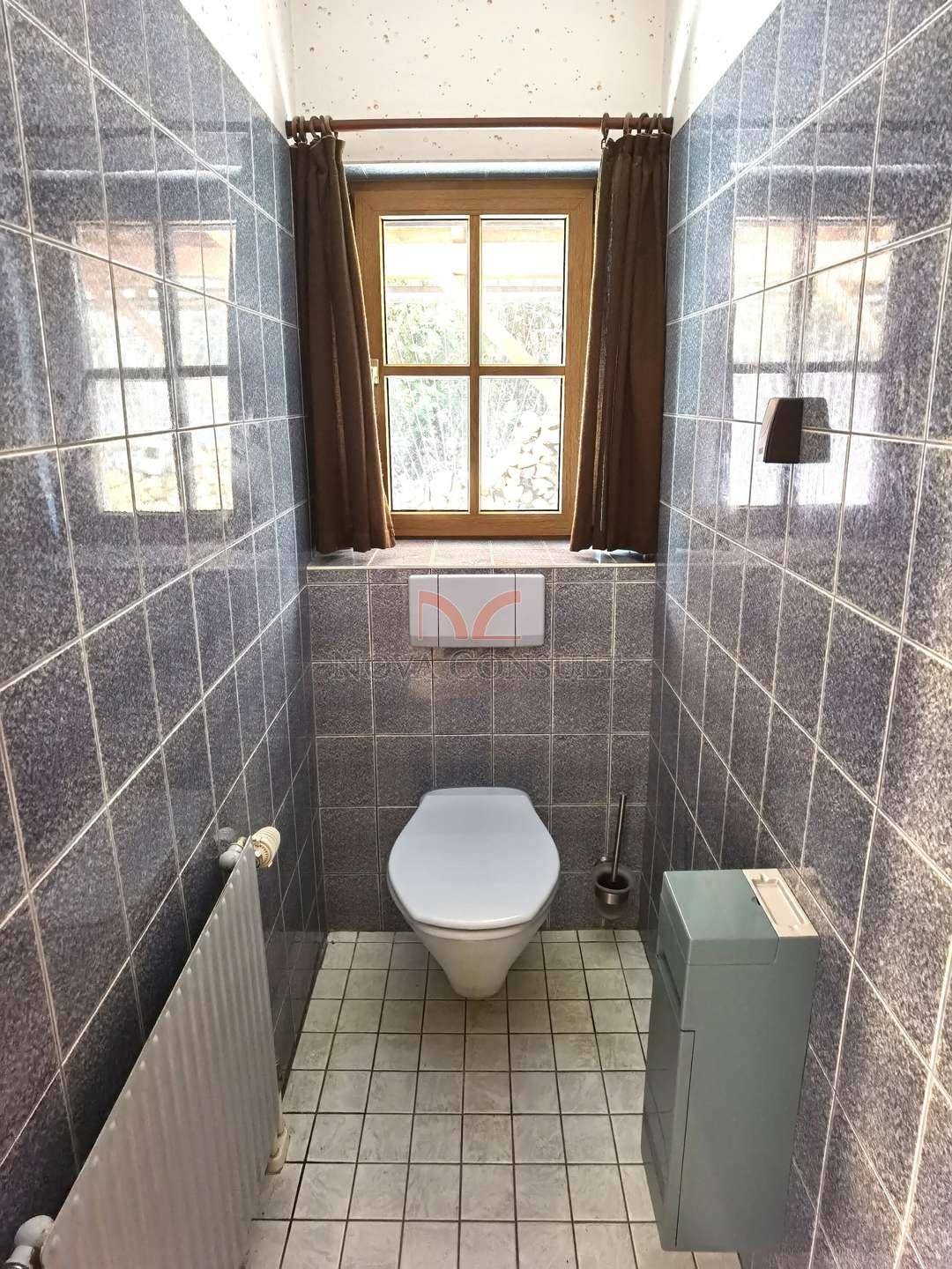 EG: WC