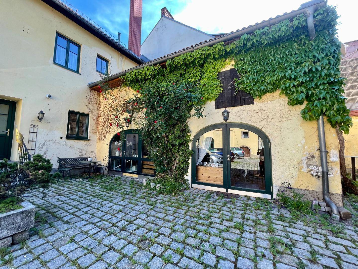 Hintereingang/Innenhof