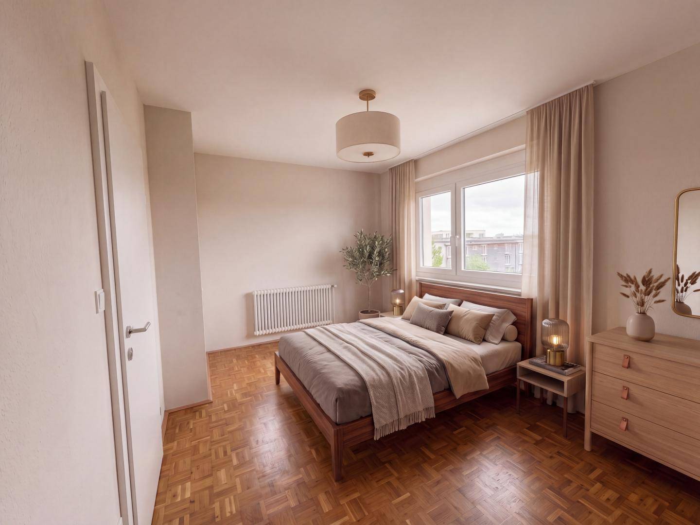 Helles Schlafzimmer mit Holzbett, Nachttisch und Parkettboden, virtuell inszeniert.