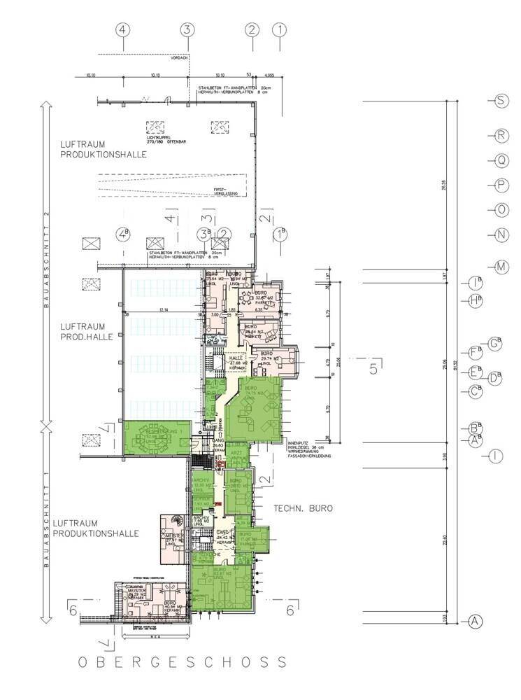 Grundriss des Obergeschosses mit Lufträumen der Produktionshallen und technischen Bürobereichen.