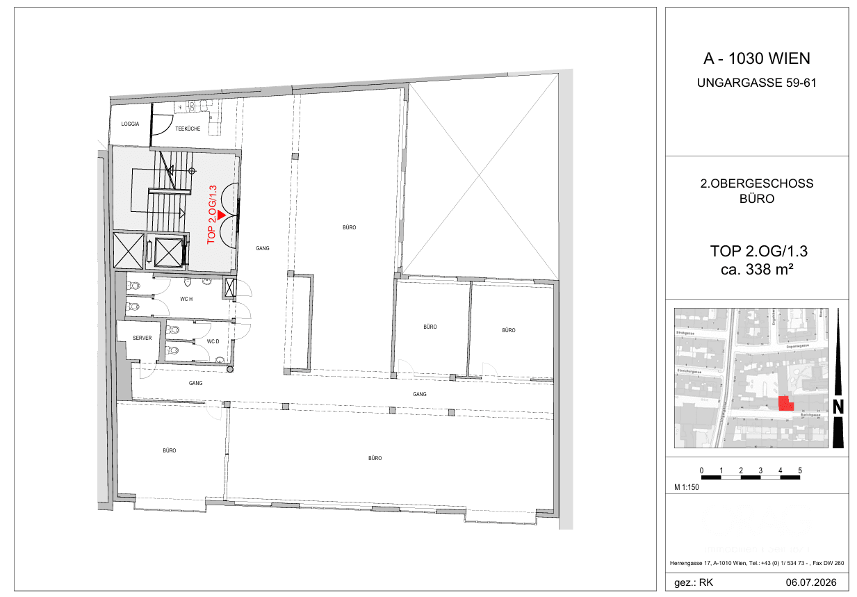 Grundrissplan eines Bürogeschosses mit mehreren Büroräumen, Teeküche, WCs und Loggia.