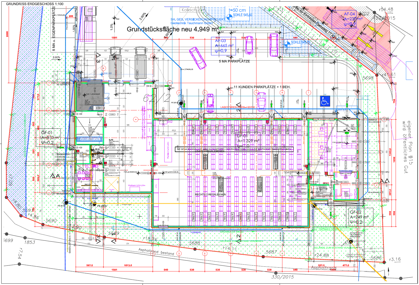 Detaillierter Grundriss des Erdgeschosses mit Parkplätzen, Lagerbereichen und Büros für eine gewerbliche Nutzung.