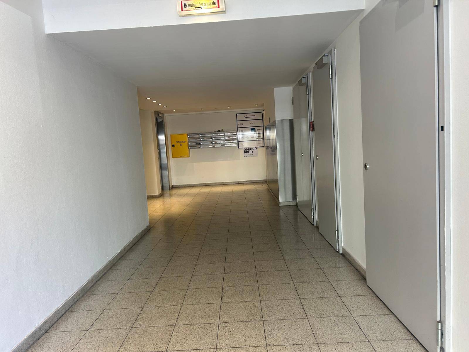 Eingangsbereich unten.jpeg