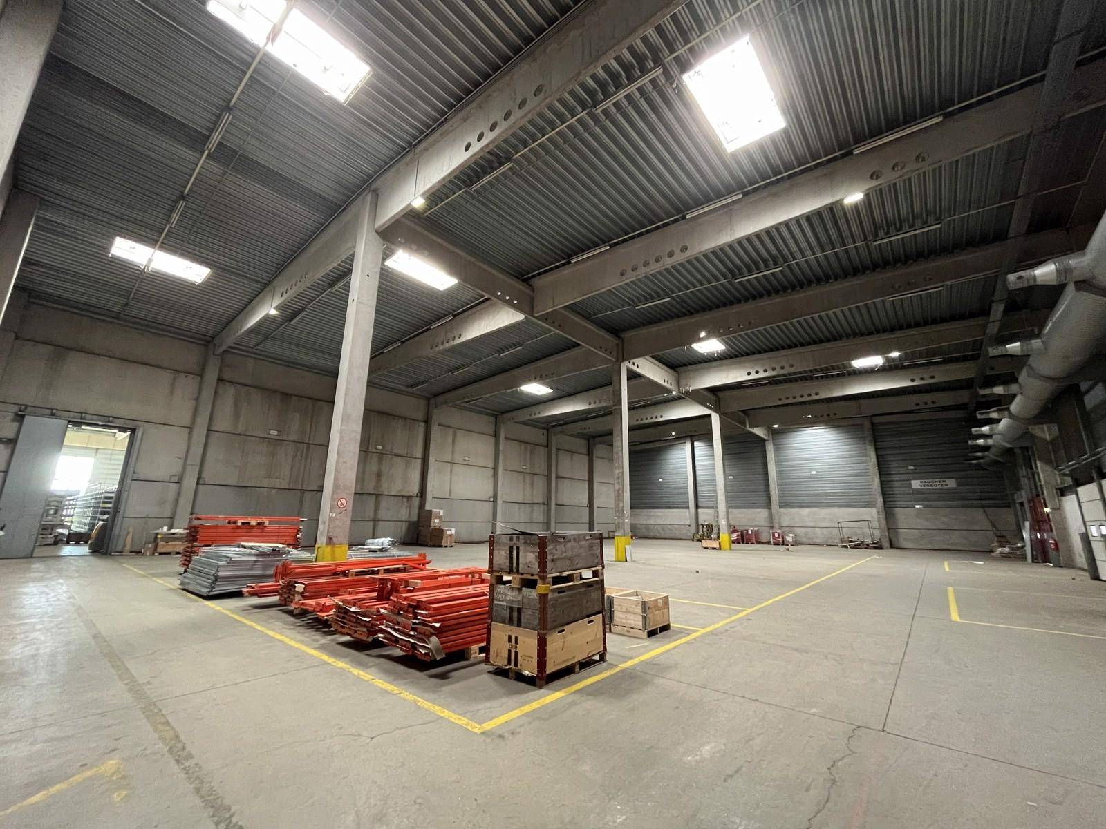 Halle 2.jpg