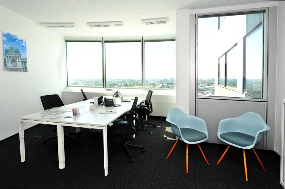 Regus Business Office im Millennium Tower – pohled 4