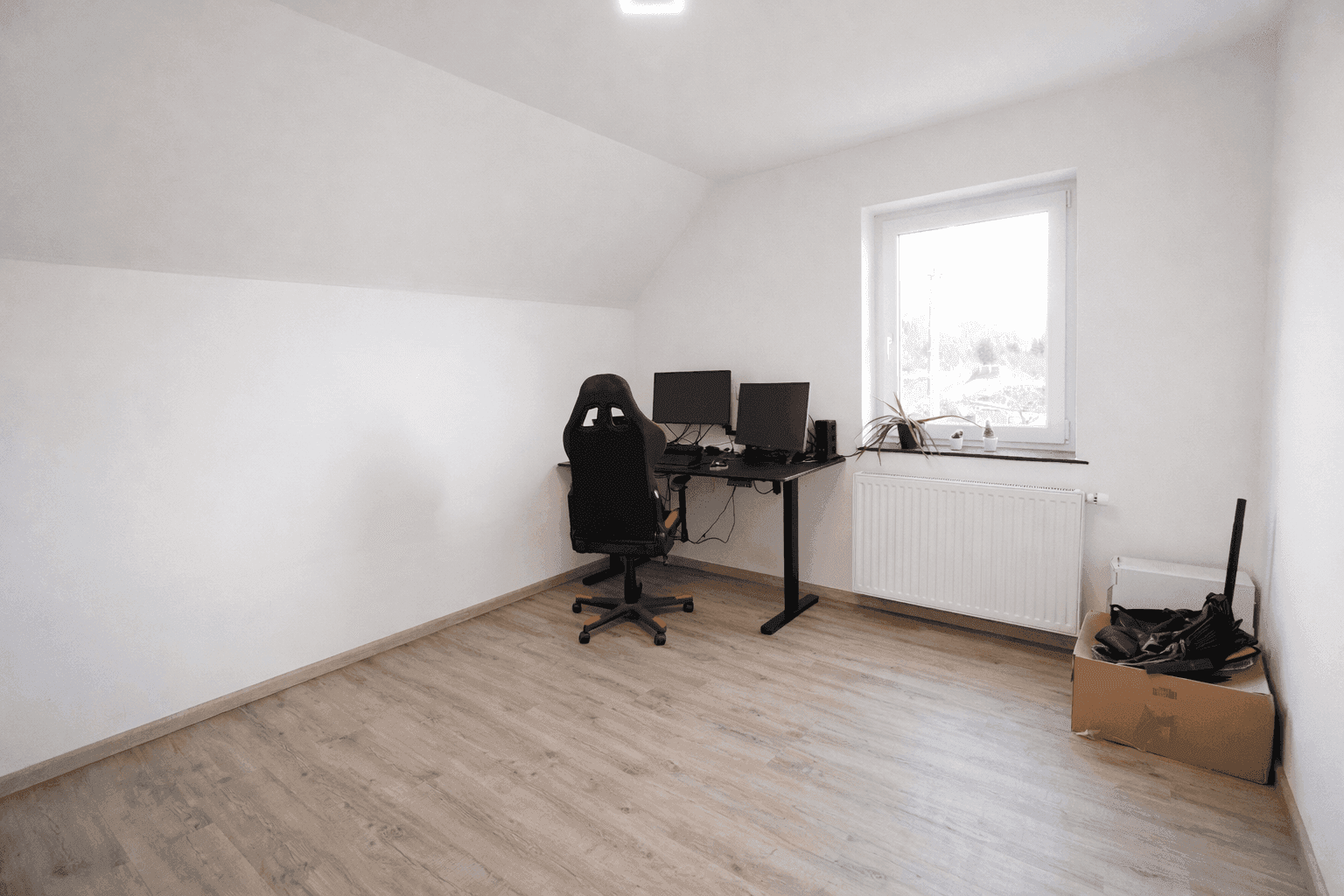 Großzügiges Haus mit zwei Wohneinheiten und Bergblick - Ansicht 6