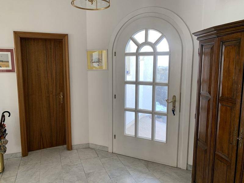 Zweifamilienhaus mit Pool - Ansicht 2
