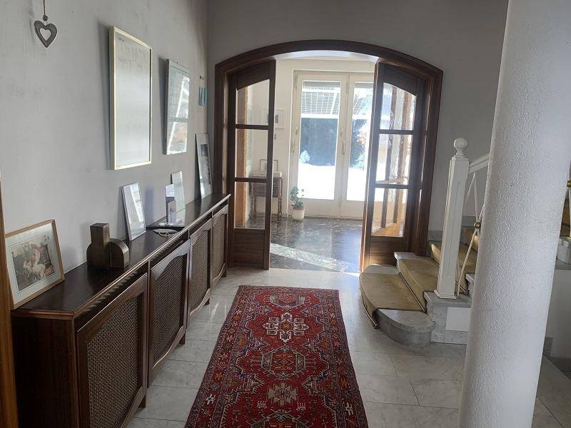 Zweifamilienhaus mit Pool - Ansicht 3