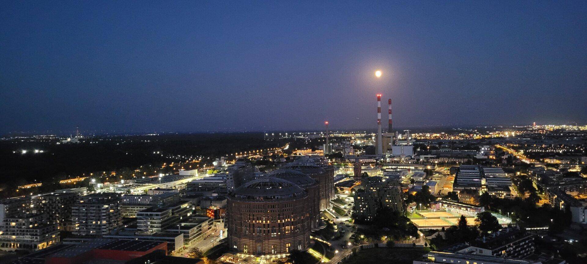Helio Tower - 3 Zimmer - 31.Etage - Balkon mit sensationellem Blick über Wien! - Mehr