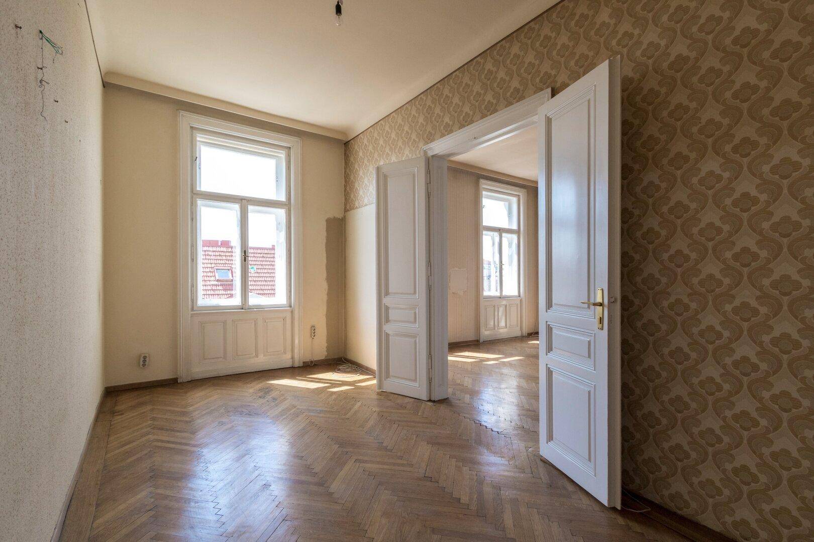 Südseitiger Altbau mit schönem Ausblick! Sanierungsbedürftige 3,5-Zimmer-Wohnung im 3. Stock - Ansicht 5