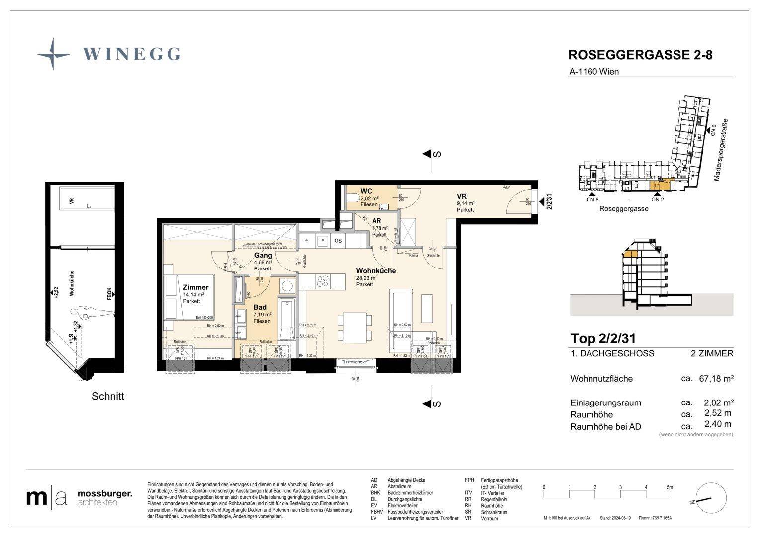 Grundriss einer 2-Zimmer-Wohnung mit offener Wohnküche, separatem WC und Balkonzugang. Der Schnitt zeigt die Dachschräge.
