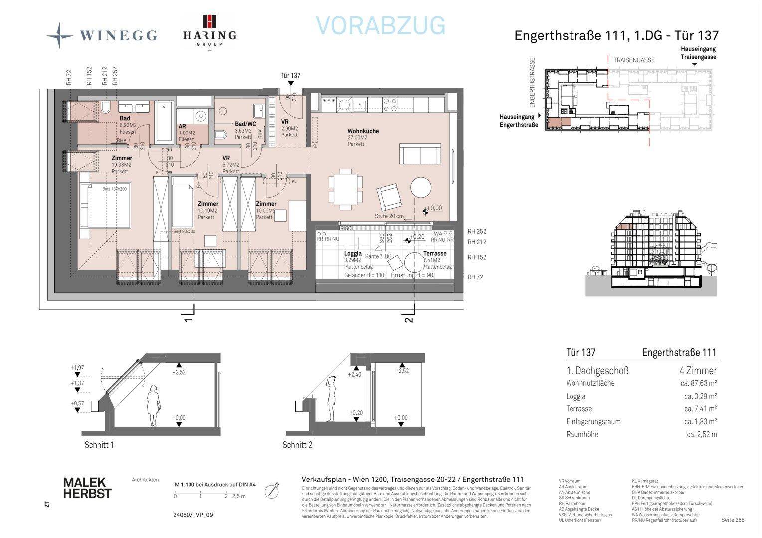 Grundrissplan einer Dachgeschosswohnung mit vier Zimmern, offener Wohnküche, zwei Bädern, Loggia und Terrasse.