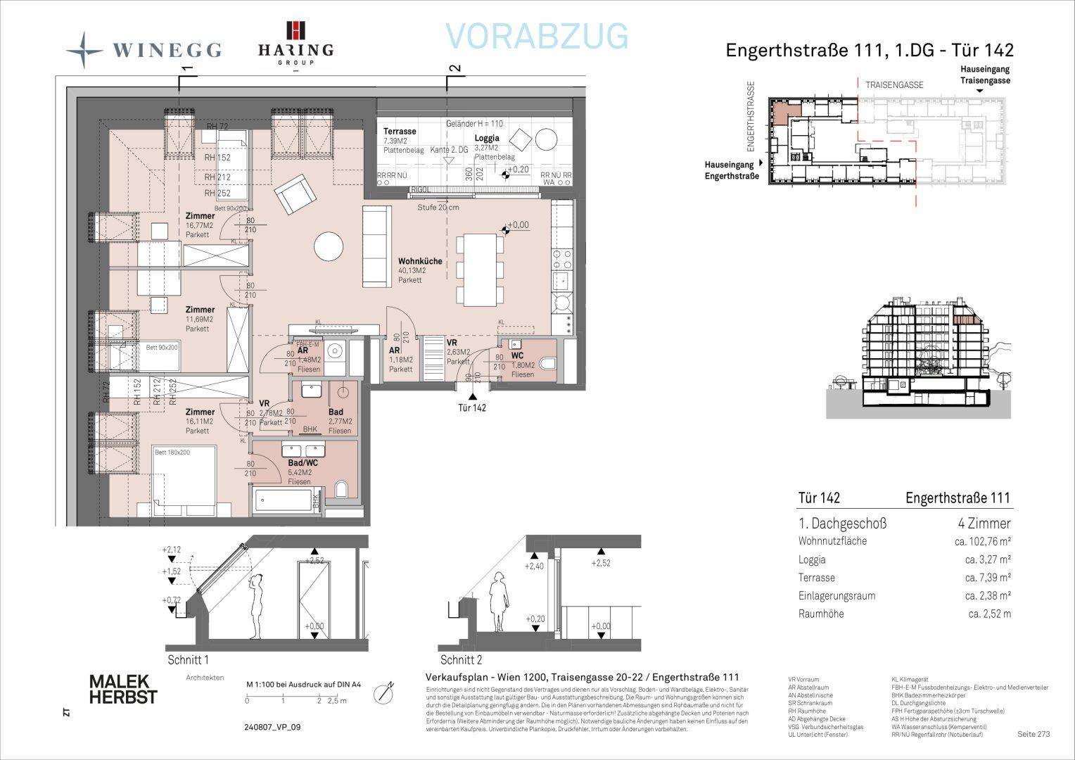 Grundriss einer Dachgeschosswohnung mit offener Wohnküche, drei Schlafzimmern, zwei Bädern, separatem WC, Terrasse und Loggia.