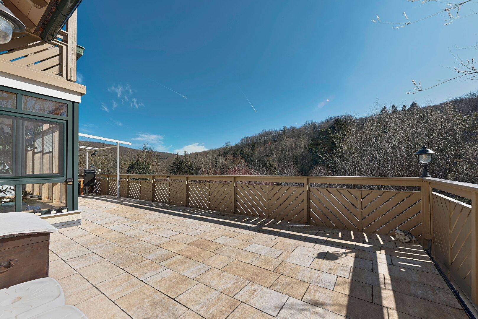 Terrasse mit Grünblick