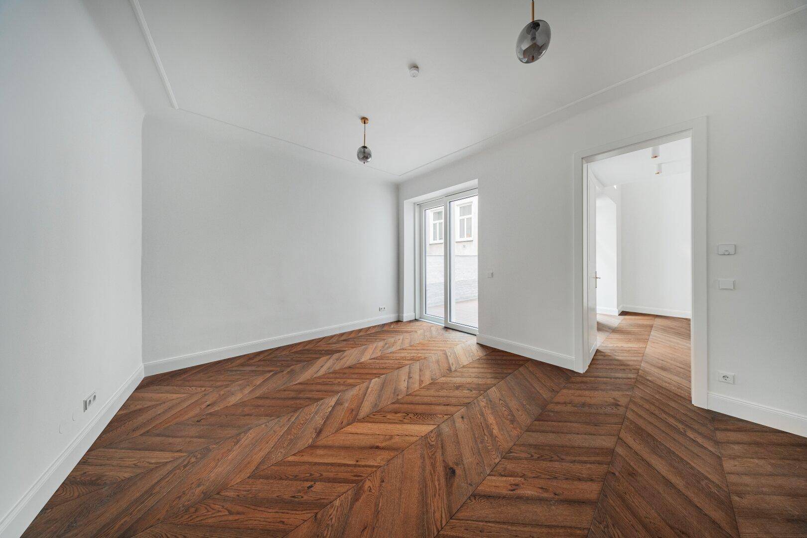 Hofseitiger Erstbezug mit großer Terrasse nächst Donaukanal und Servitenviertel! - Ansicht 2