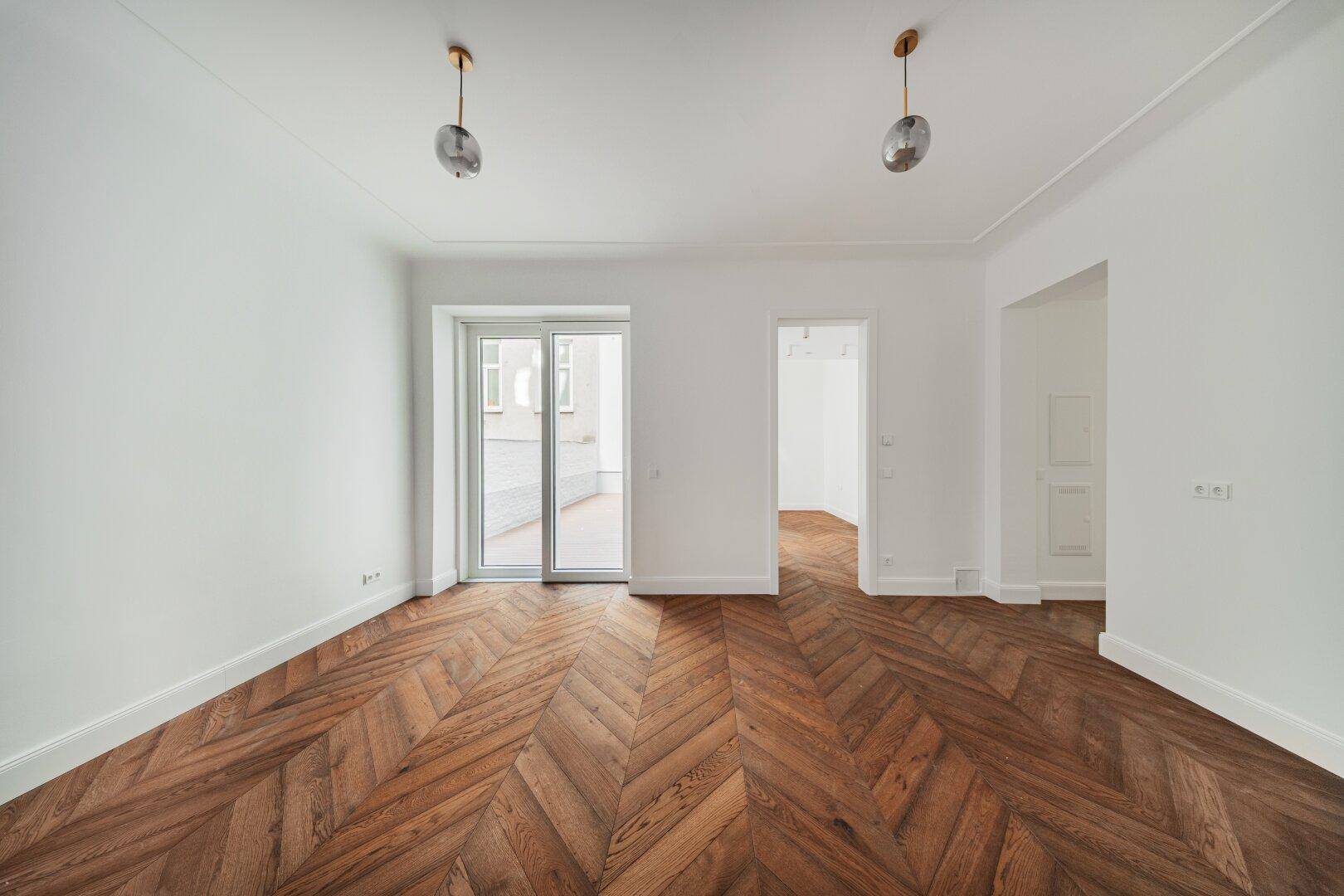 Hofseitiger Erstbezug mit großer Terrasse nächst Donaukanal und Servitenviertel! - Ansicht 4