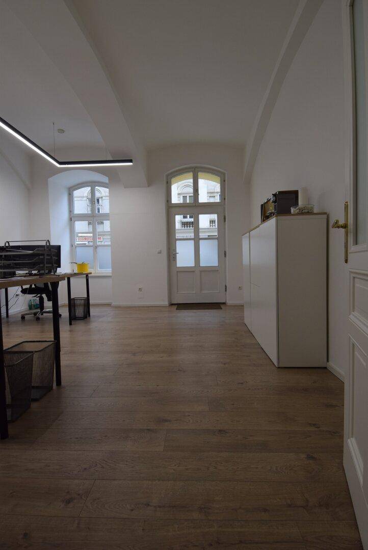 Büro 6