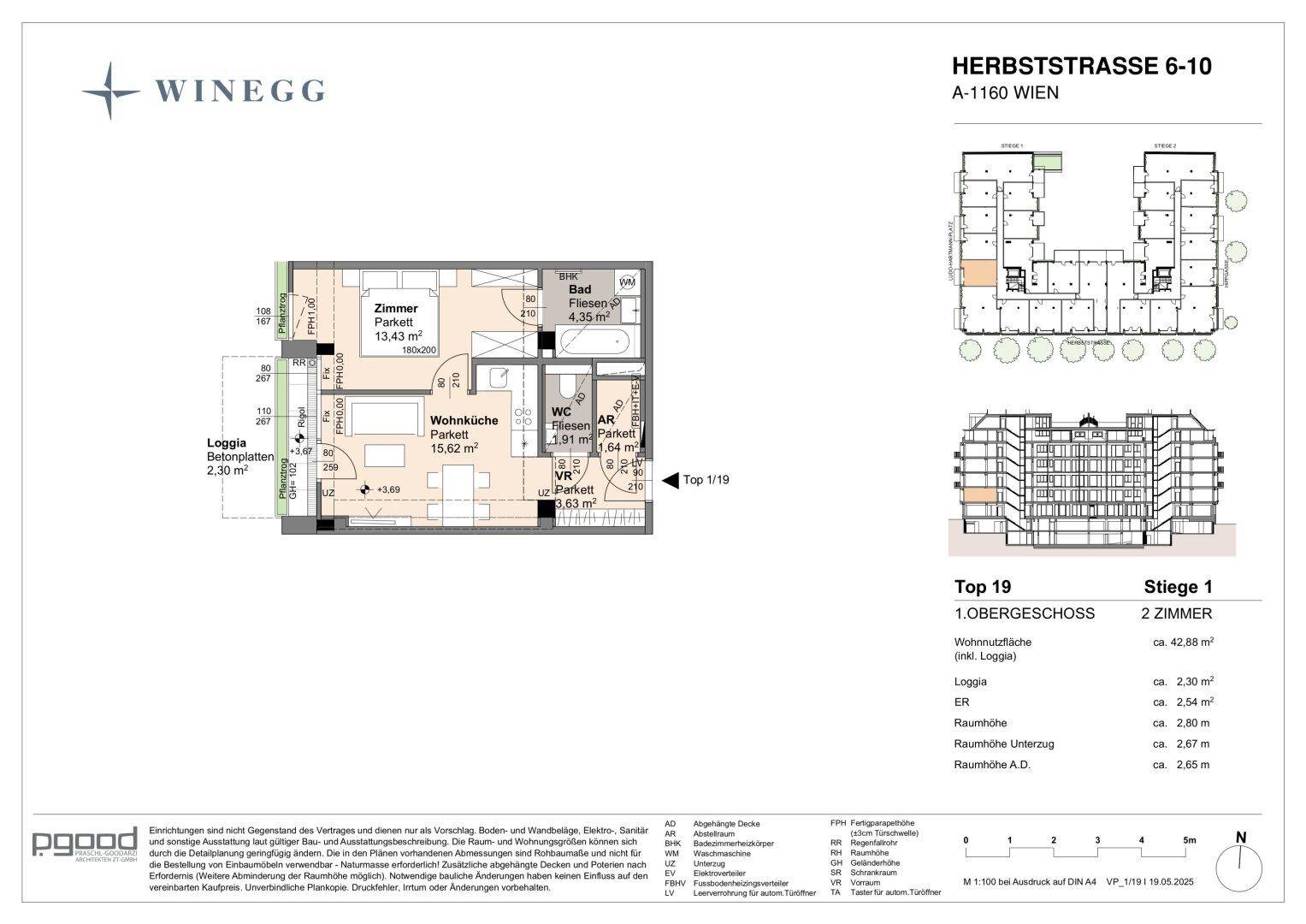 Detaillierter Grundriss einer Wohnung mit Loggia und angrenzenden Gebäudedarstellungen.