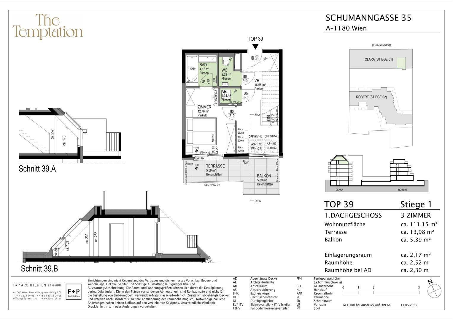 Grundriss des 1. Dachgeschosses mit Terrasse, Balkon und drei Zimmern.