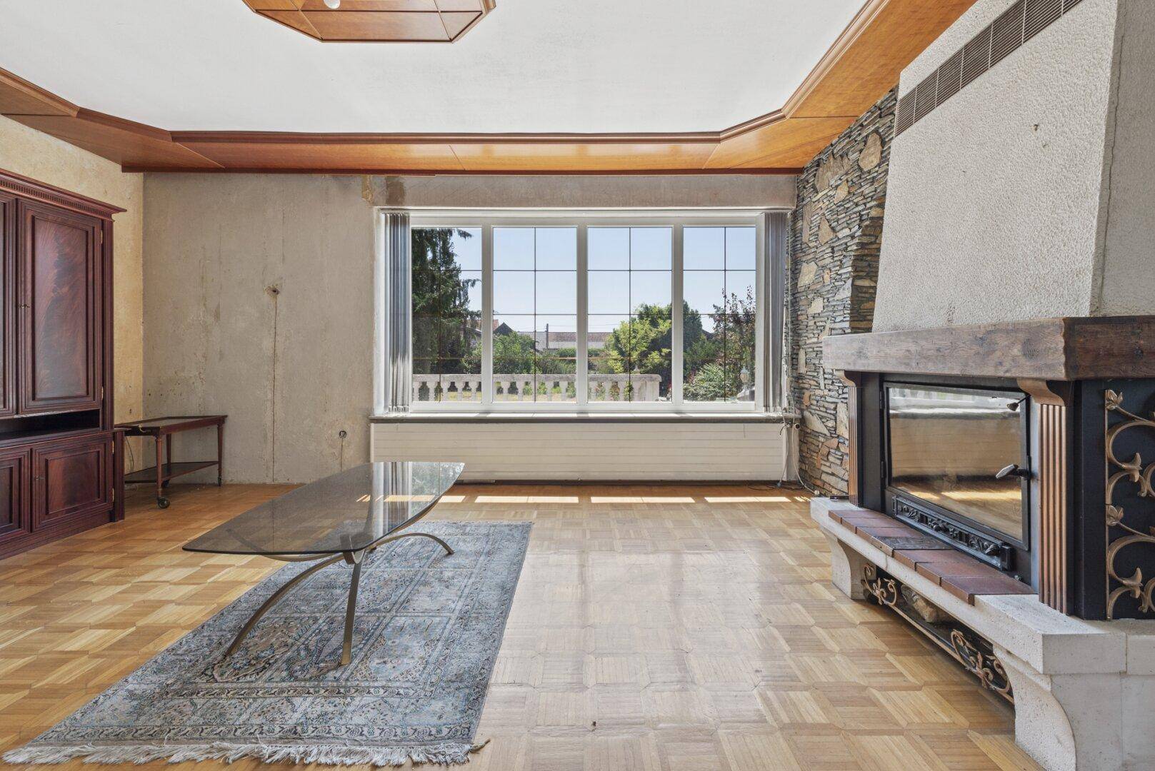 Wohnzimmer mit Kamin