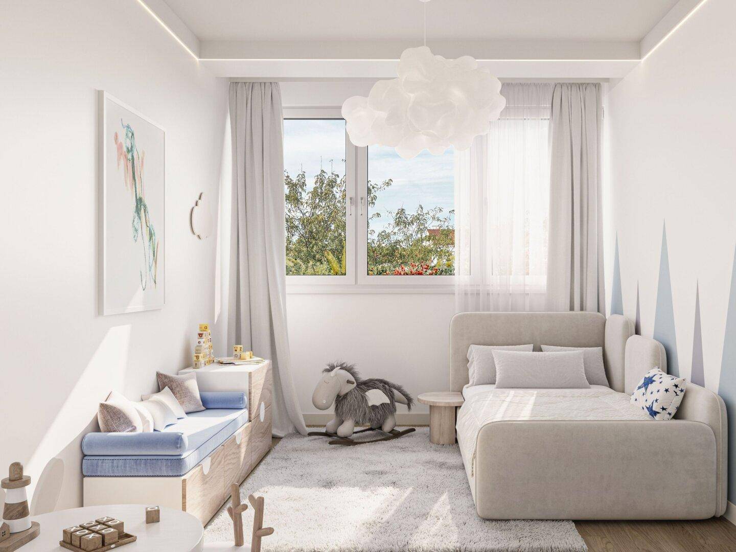Helles Kinderzimmer mit gemütlichem Bett, Spielzeug und Blick ins Grüne.