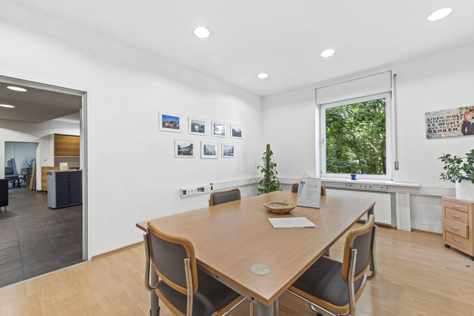 Büro im EG