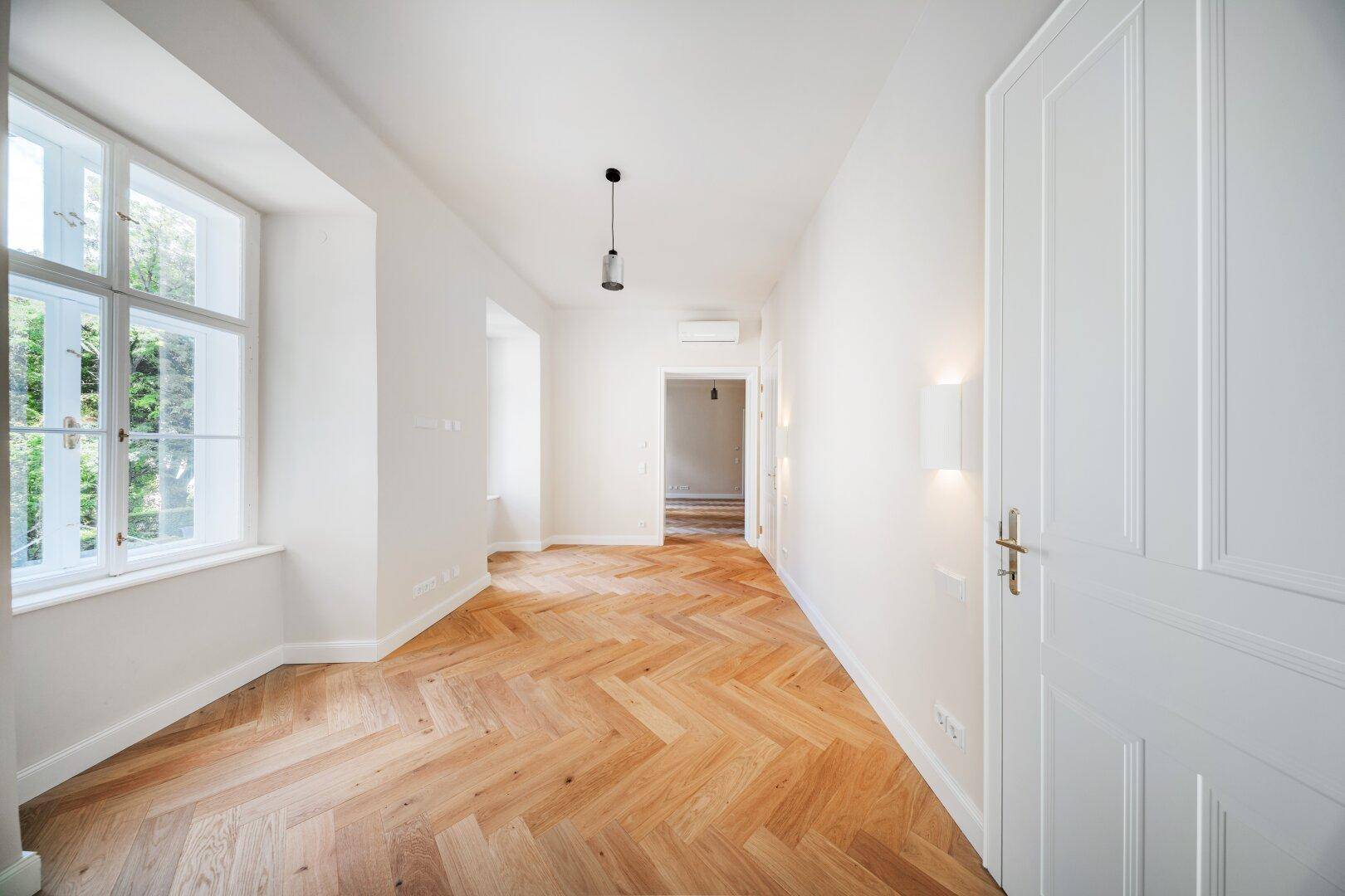 Schlafzimmer mit Balkon