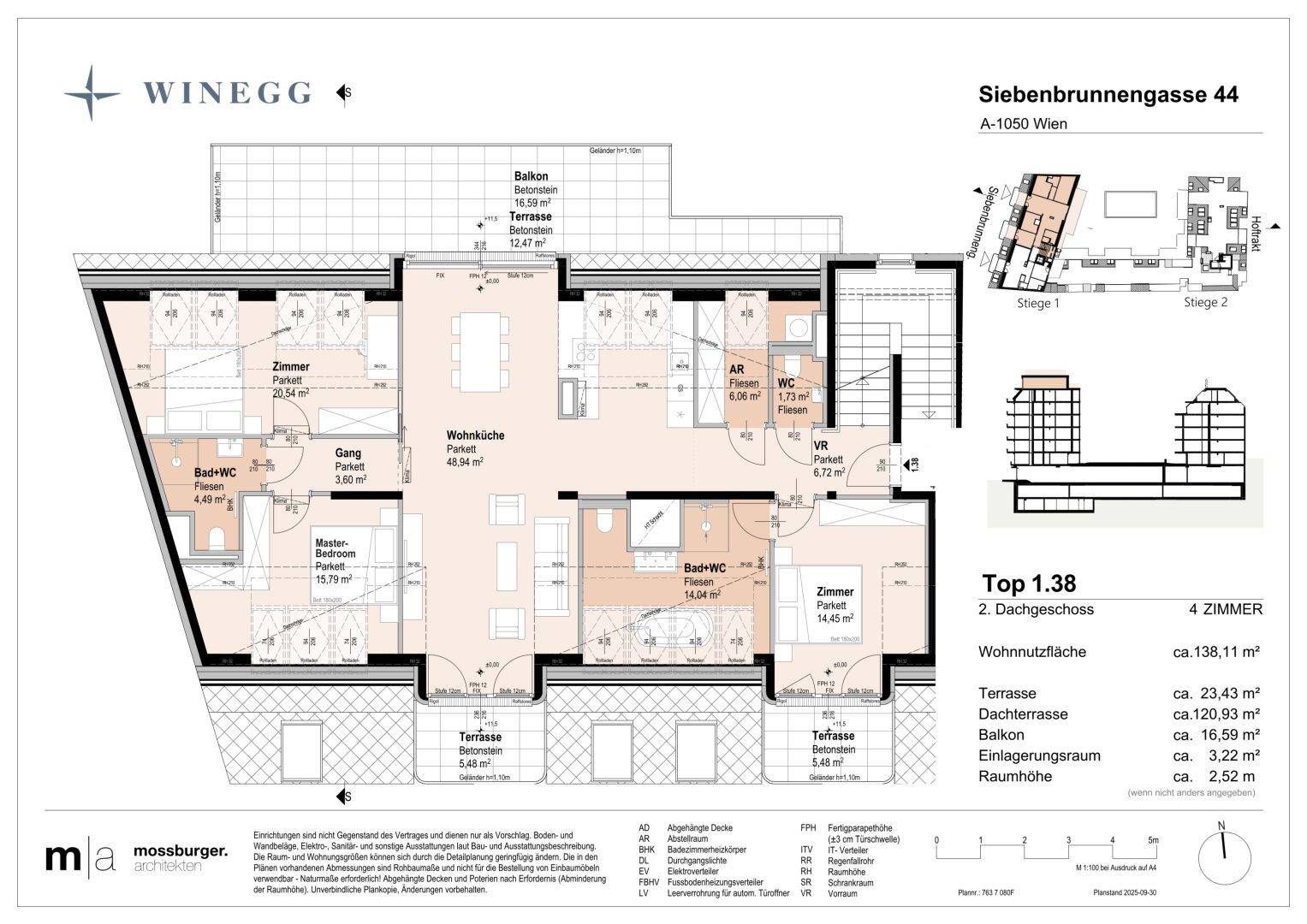 Detaillierter Grundriss einer Wohnung mit mehreren Zimmern, Terrassen und Balkonen.