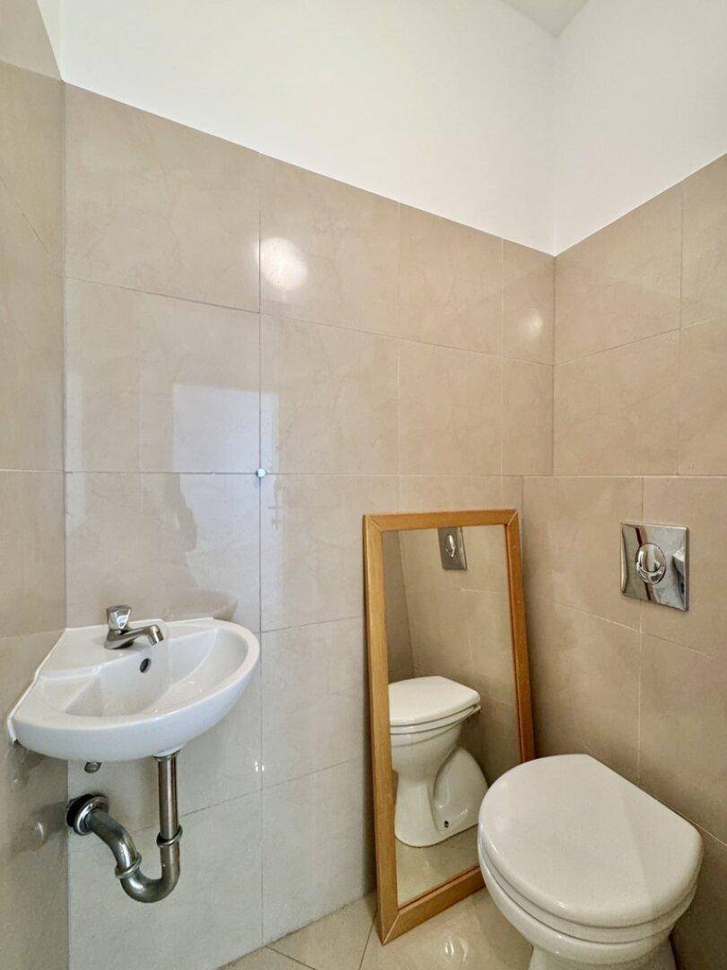 separate Toilette