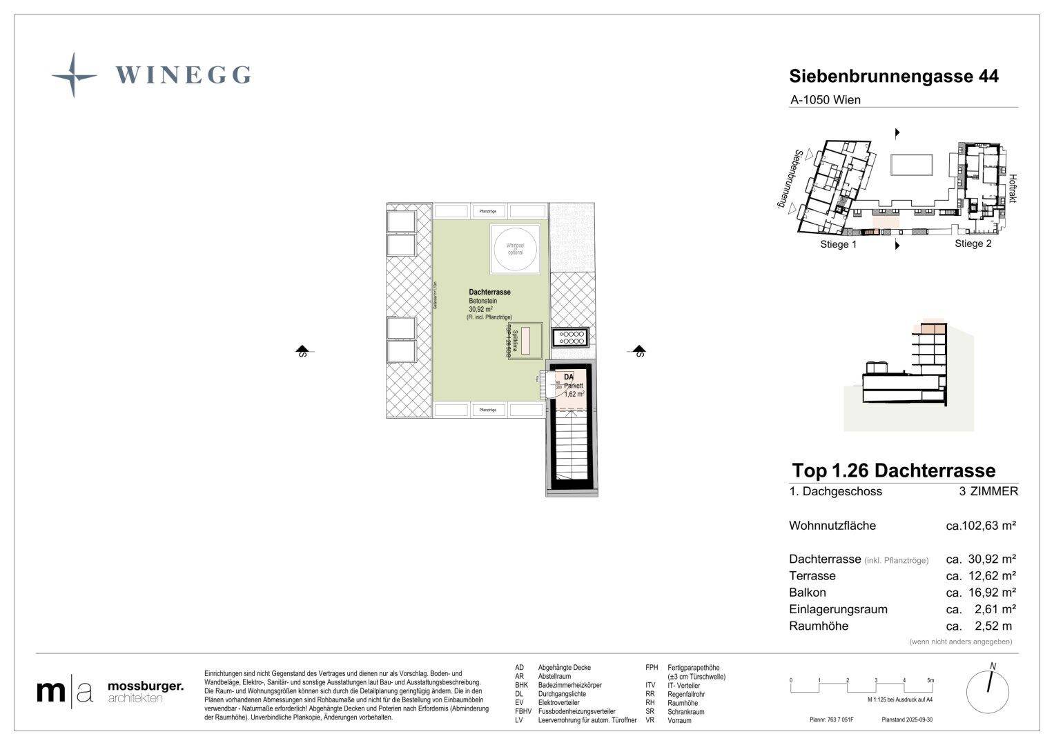 Grundriss der Dachterrasse von Top 1.26 mit großzügiger Außenfläche und Zugang über eine Treppe.